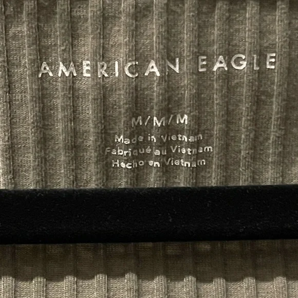 American Eagle Crop Top - Picture 2 of 2